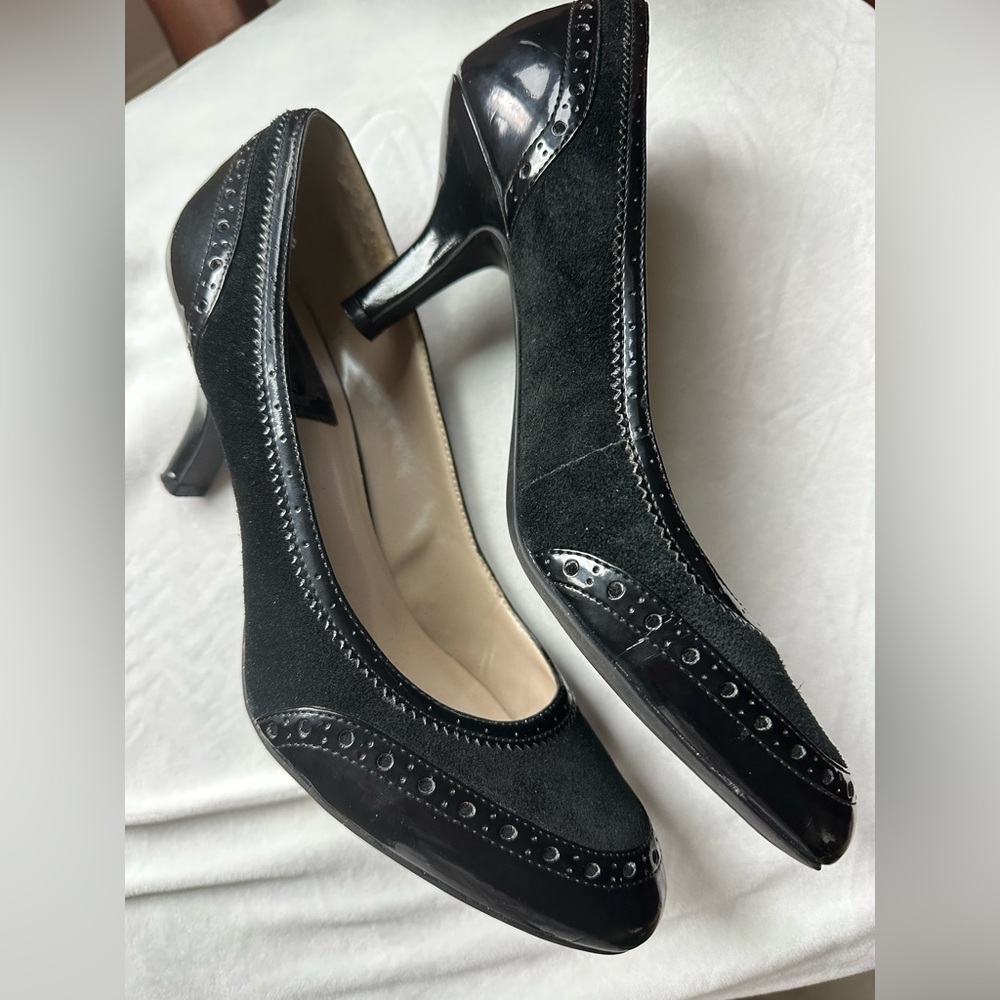 Etienne Aigner medium heel shoes